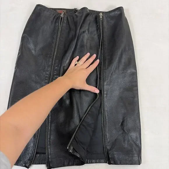 Danier Pencil Skirt Women’s 6 Black Leather, Lined, Triple Zippers Bnfts Charity - Picture 5 of 11